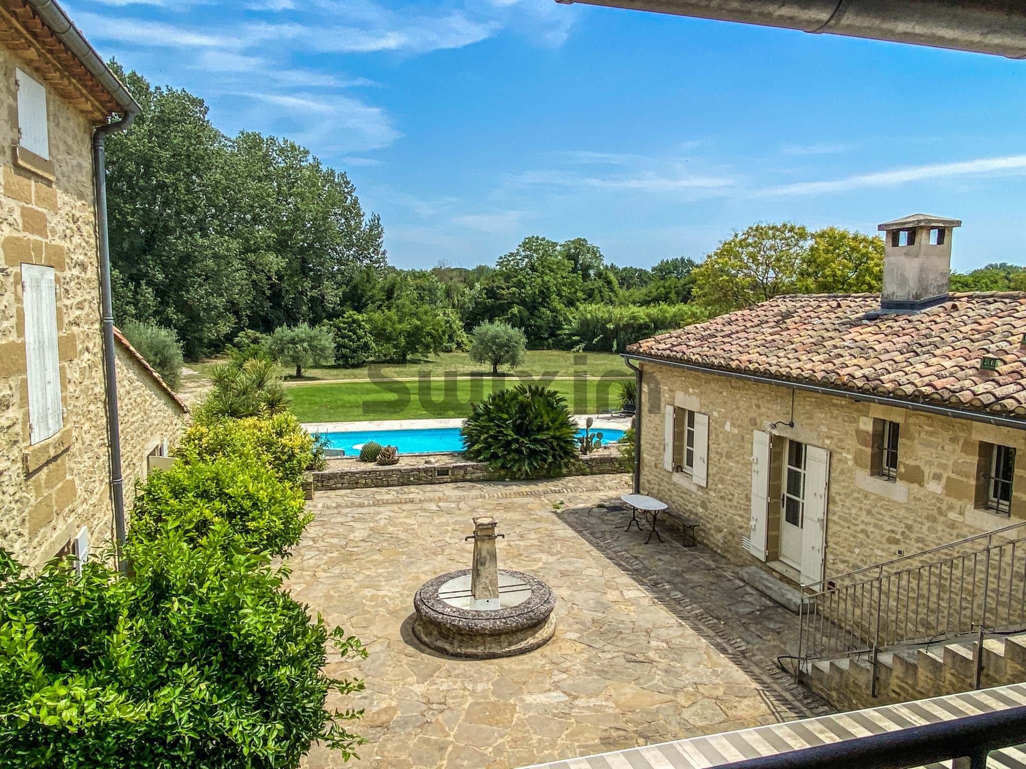 vente Superbe mas dans le Gard provençal très proche d'Uzès